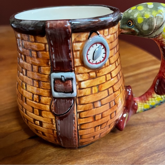 Burton & Burton The Big Catch Mug Trout Handle Fisherman’s Basket - Picture 2 of 7